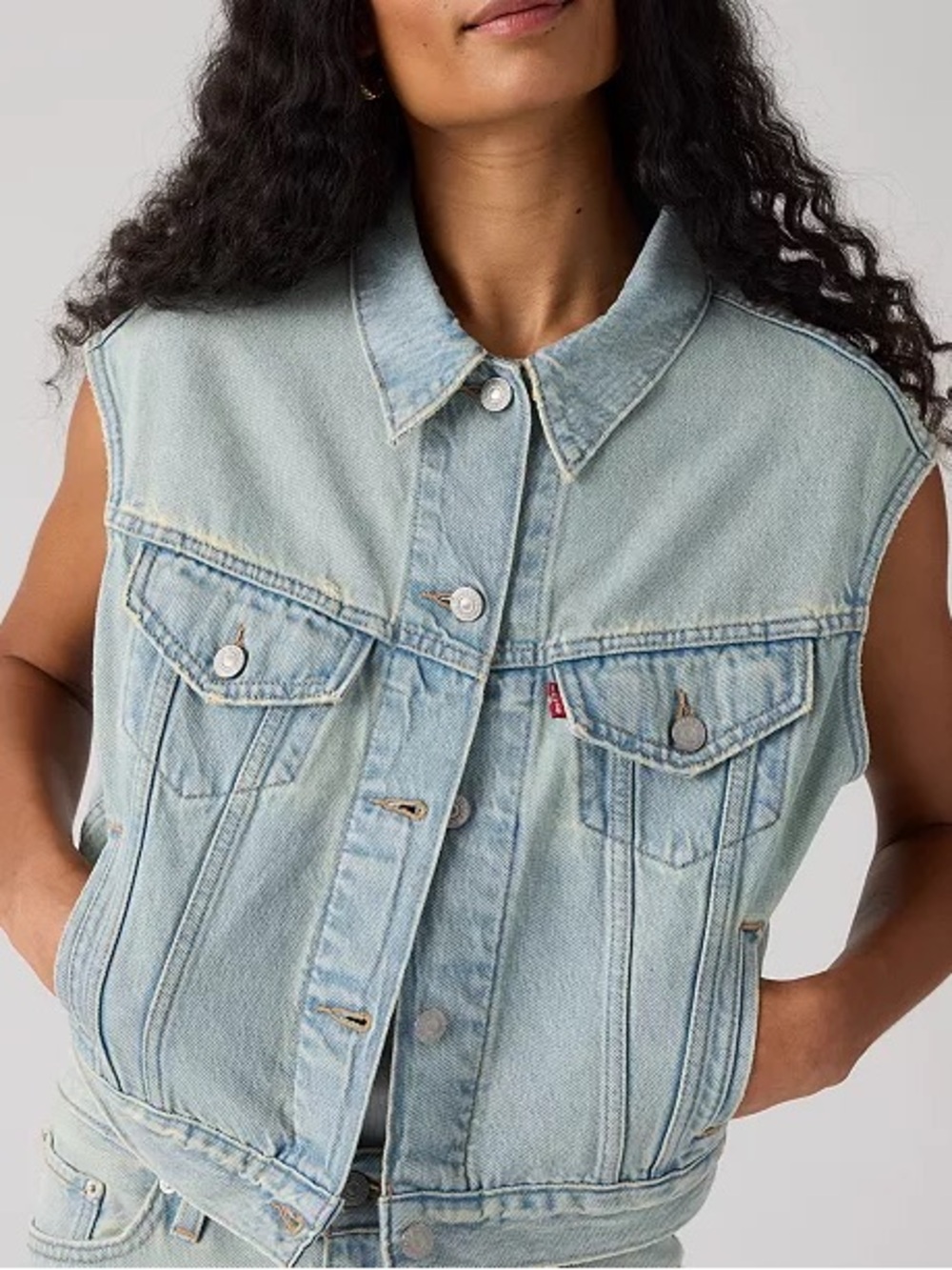 Levi’s Women's Premium Light Wash Shrunken Vest Size: Small